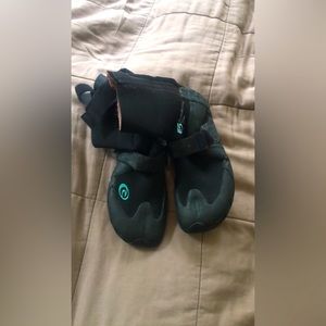 Ripcurl flashbomb booties 3MM
